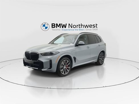 New 2026 BMW X5 xDrive50e w/ M Sport Package AWD/4WD image 9