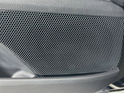 Used 2025 Toyota Camry SE image 19