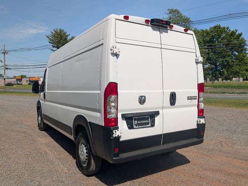Used 2026 RAM ProMaster 2500 w/ Convenience Group FWD image 10