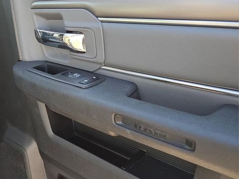 Used 2022 RAM 1500 Classic SLT image 14