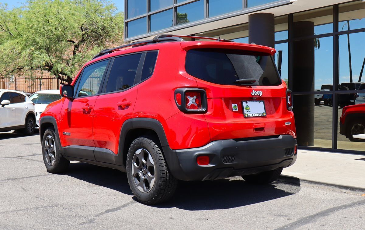 Used 2018 Jeep Renegade Latitude FWD image 9