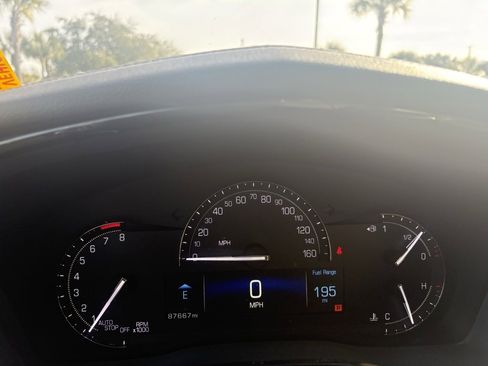 Used 2019 Cadillac XT5 FWD image 27