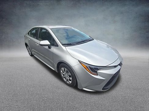 Used 2025 Toyota Corolla LE FWD image 8