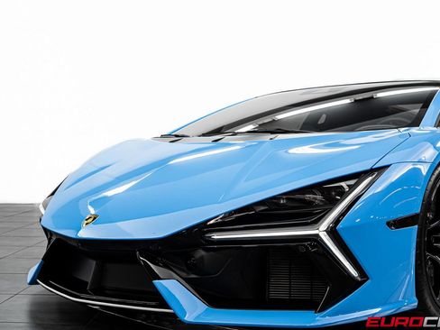 Used 2025 Lamborghini Revuelto AWD/4WD image 14
