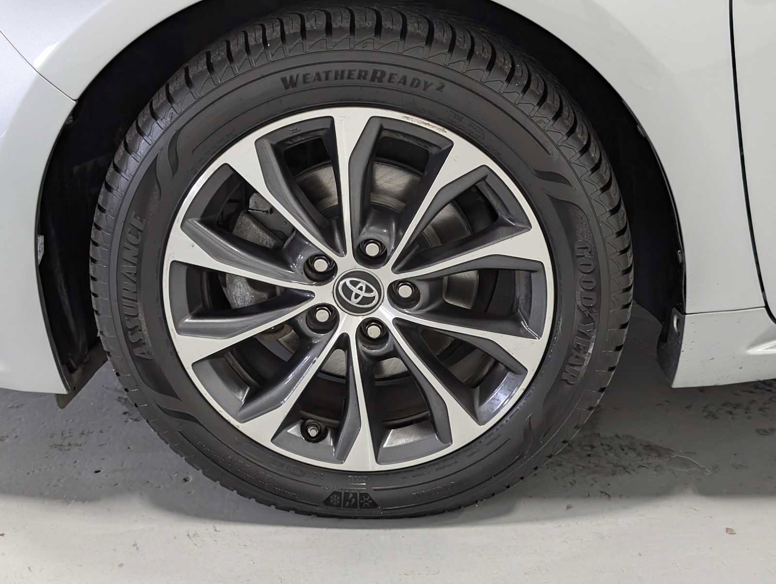 Used 2017 Toyota Avalon XLE Premium w/ All Weather Liner Package FWD image 3