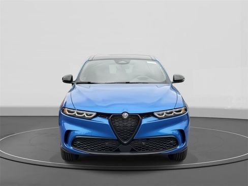 New 2025 Alfa Romeo Tonale w/ Premium Package image 2