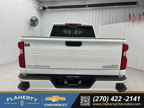 Used 2024 Chevrolet Silverado 3500 High Country w/ Technology Package image 4