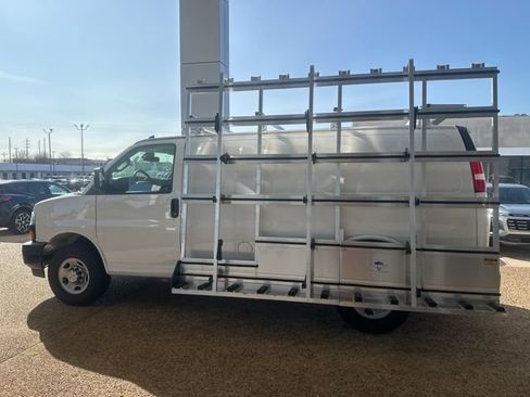 New 2025 Chevrolet Express 2500 RWD image 8