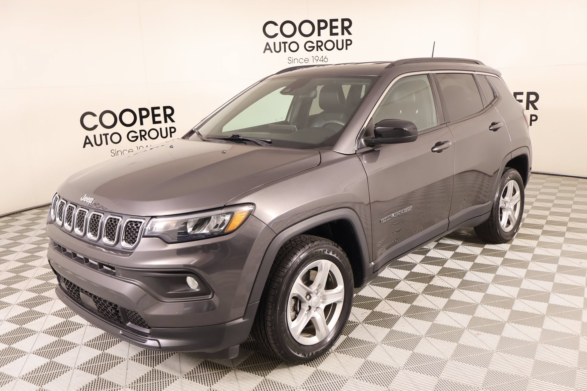 Used 2024 Jeep Compass Latitude AWD/4WD image 9
