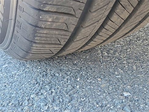 Used 2025 Ford Explorer Active image 33