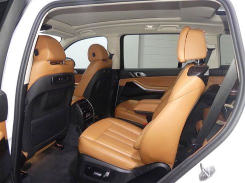 Used 2019 BMW X7 xDrive40i w/ Cold Weather Package AWD/4WD image 26