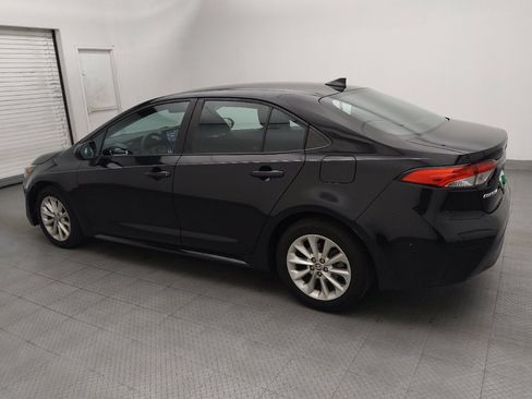 Used 2022 Toyota Corolla LE w/ LE Convenience Package FWD image 3