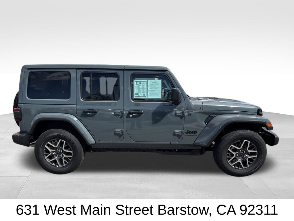 Used 2026 Jeep Wrangler Unlimited Sahara AWD/4WD image 3