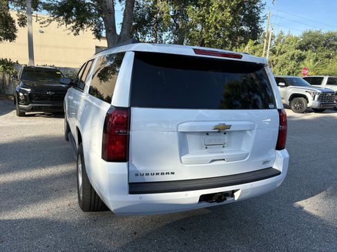 Used 2019 Chevrolet Suburban LT RWD image 5
