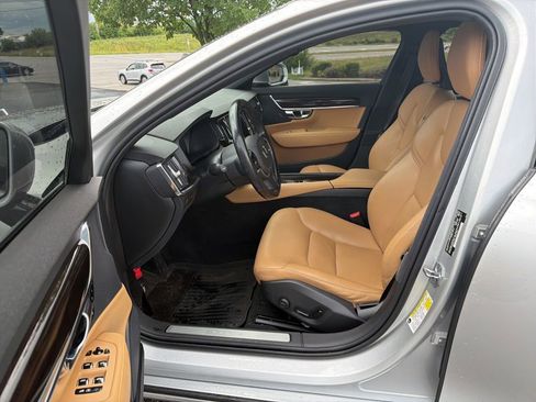 Used 2018 Volvo S90 T5 Momentum w/ Convenience Package AWD/4WD image 6