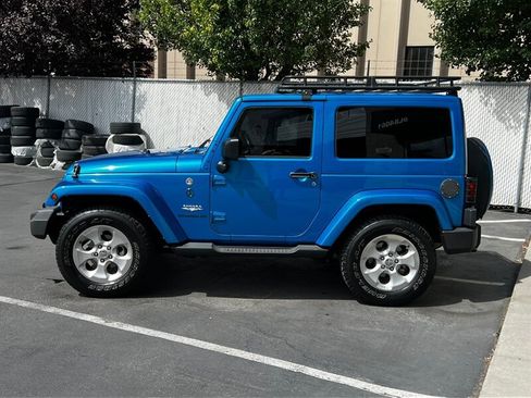 Used 2015 Jeep Wrangler Sahara w/ Connectivity Group AWD/4WD image 4
