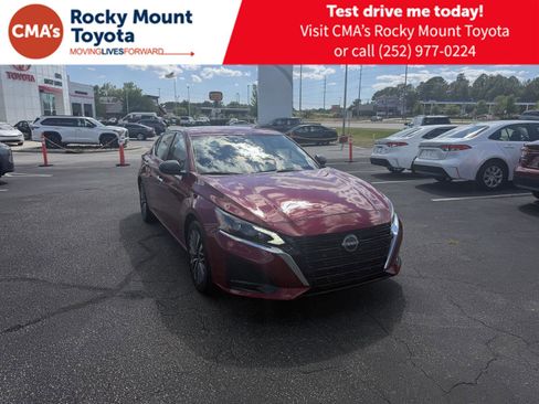 Used 2025 Nissan Altima 2.5 SV FWD image 1