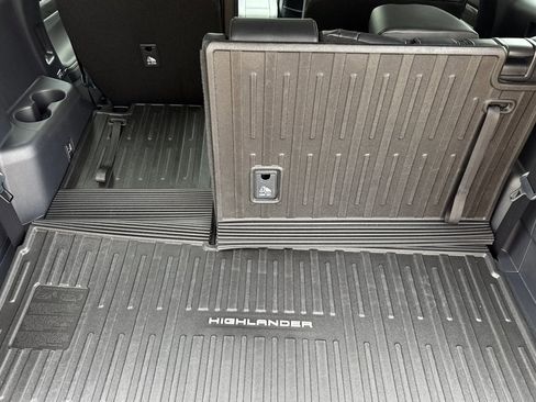 New 2026 Toyota Highlander Platinum AWD/4WD image 18
