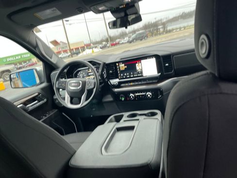 Used 2023 GMC Sierra 1500 SLE image 28