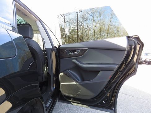 Used 2022 Audi Q8 Prestige image 15