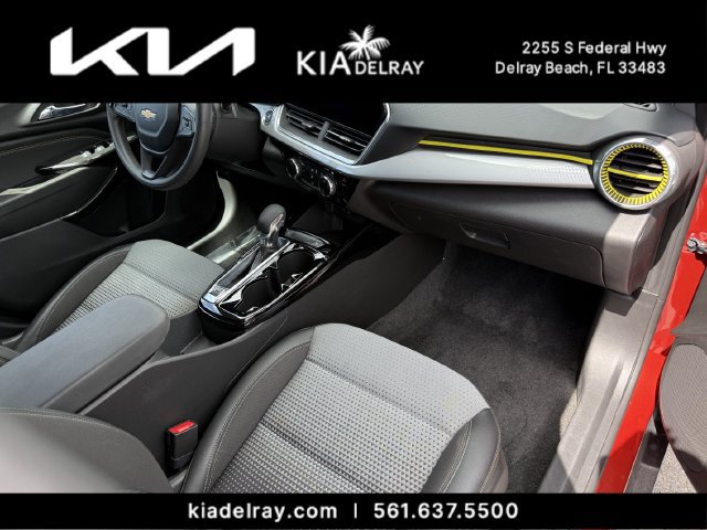 Used 2024 Chevrolet Trax LT FWD image 10