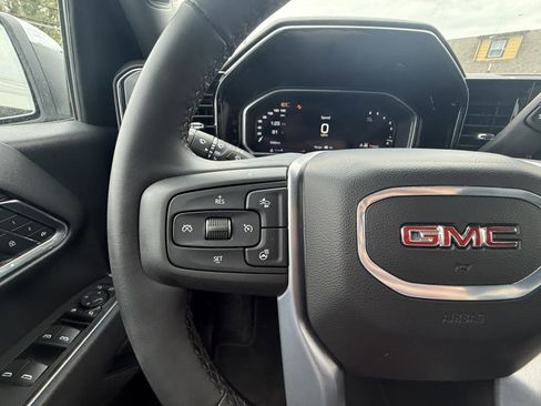 Used 2026 GMC Sierra 1500 SLT AWD/4WD image 18