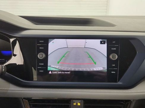 Used 2024 Volkswagen Taos SE w/ Panoramic Sunroof Package image 25