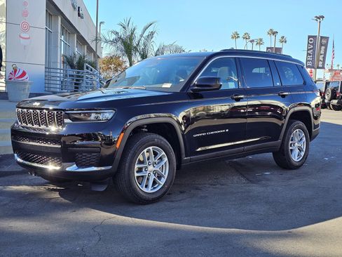 New 2025 Jeep Grand Cherokee L Laredo image 3