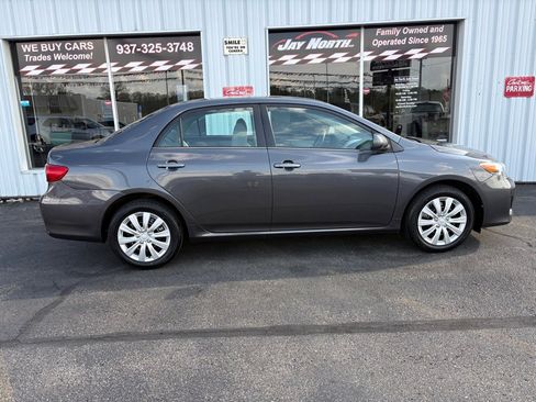 Used 2013 Toyota Corolla LE FWD image 2