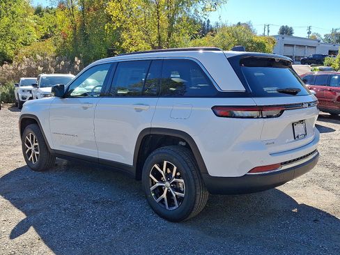 New 2025 Jeep Grand Cherokee Limited image 3