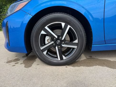 Used 2024 Nissan Sentra SV FWD image 9