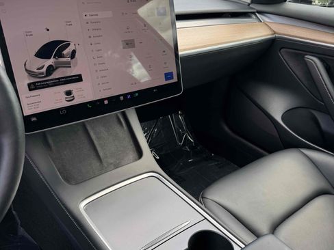 Used 2023 Tesla Model 3 Standard Range image 29
