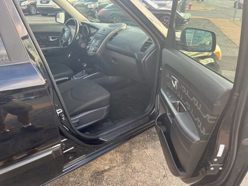 Used 2013 Kia Soul + w/ Audio Pkg image 14