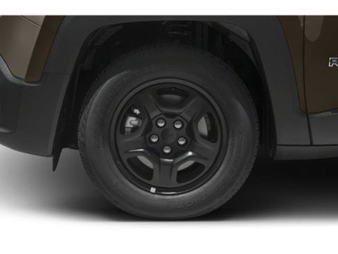 Used 2018 Jeep Renegade Latitude FWD image 14