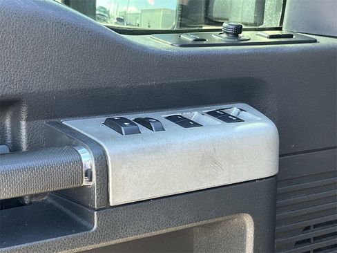 Used 2013 Ford F250 Lariat w/ Chrome Pkg image 12