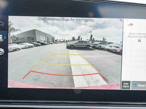 Used 2024 Hyundai Elantra SEL FWD image 23