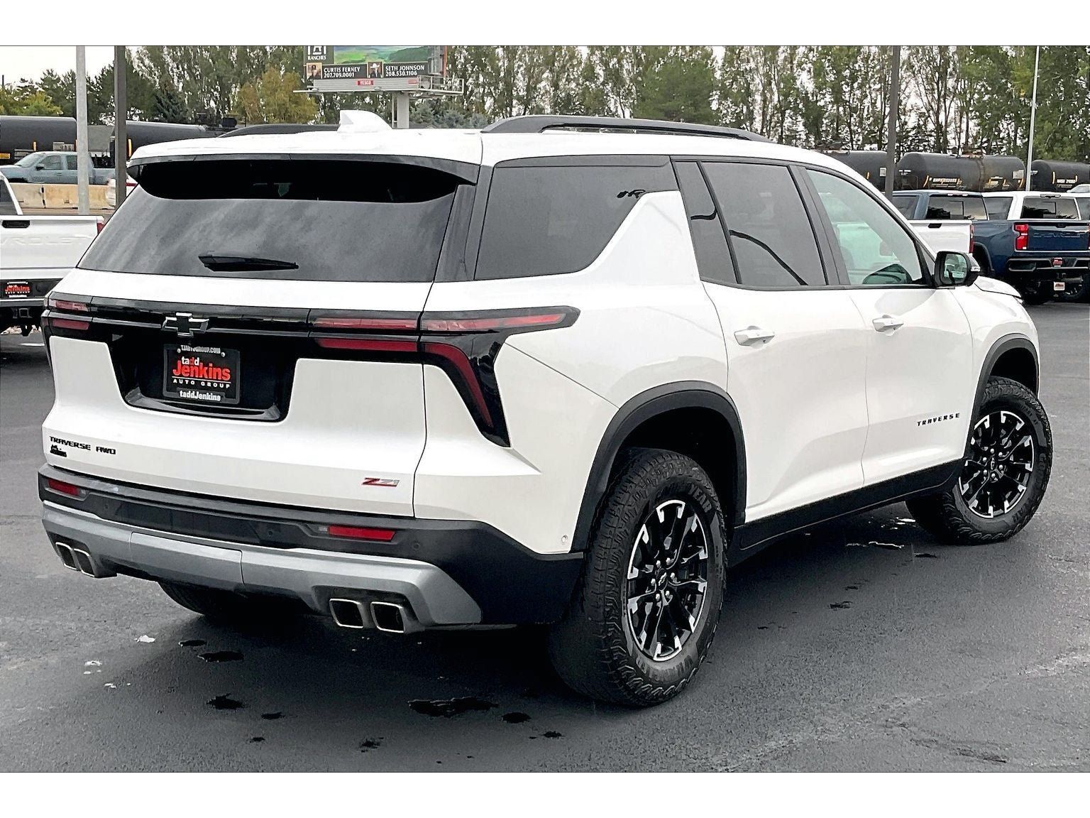 Used 2025 Chevrolet Traverse Z71 w/ Enhanced Driving Package AWD/4WD image 15
