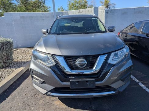 Used 2019 Nissan Rogue SV FWD image 3
