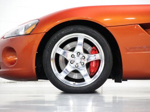 Used 2005 Dodge Viper SRT-10 w/ Copperhead Edition Group RWD image 16