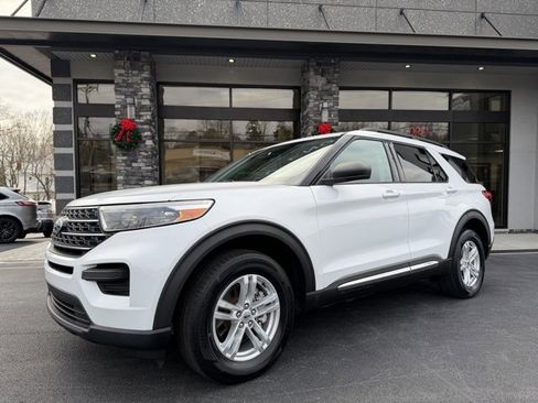 Used 2021 Ford Explorer XLT image 19