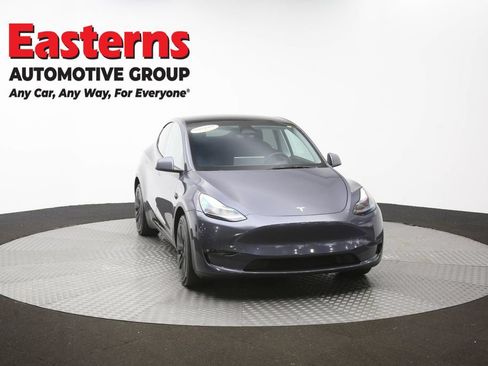 Used 2023 Tesla Model Y Long Range AWD/4WD image 46