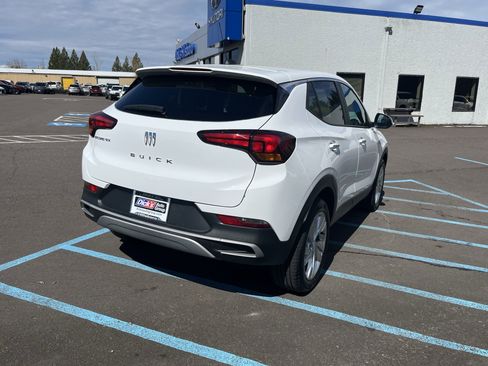 Used 2024 Buick Encore GX Preferred FWD image 5