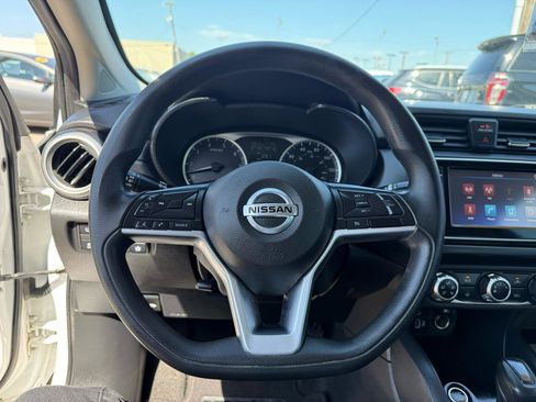 Used 2020 Nissan Versa S FWD image 14