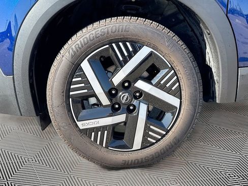 Used 2025 Nissan Kicks SV image 23