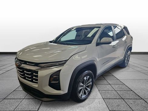 Used 2025 Chevrolet Equinox LT FWD image 1