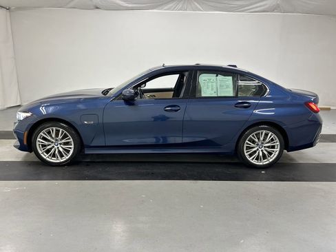 Used 2023 BMW 330e xDrive image 6