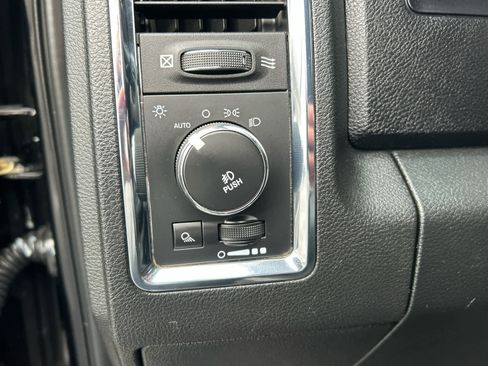 Used 2015 RAM 1500 Laramie w/ Convenience Group image 31