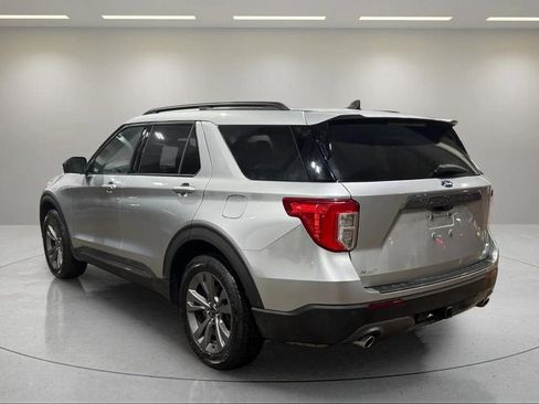 Used 2021 Ford Explorer XLT w/ Equipment Group 202A image 14