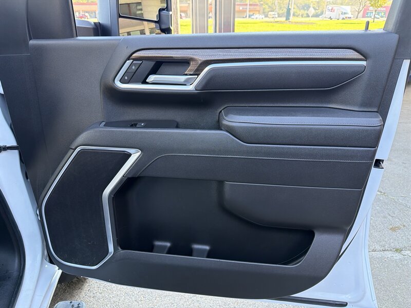 Used 2025 Chevrolet Silverado 3500 LT w/ Safety Package AWD/4WD image 28