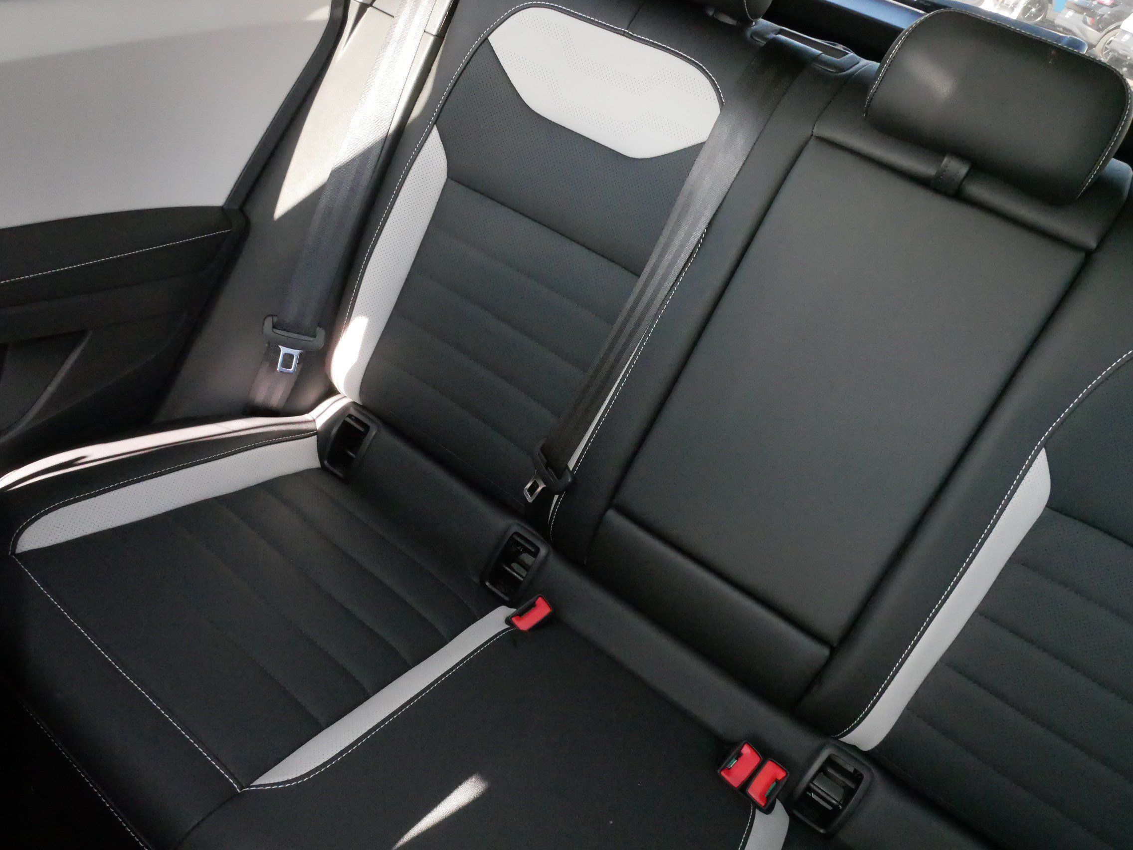 Certified 2025 Volkswagen Taos SEL AWD/4WD image 12